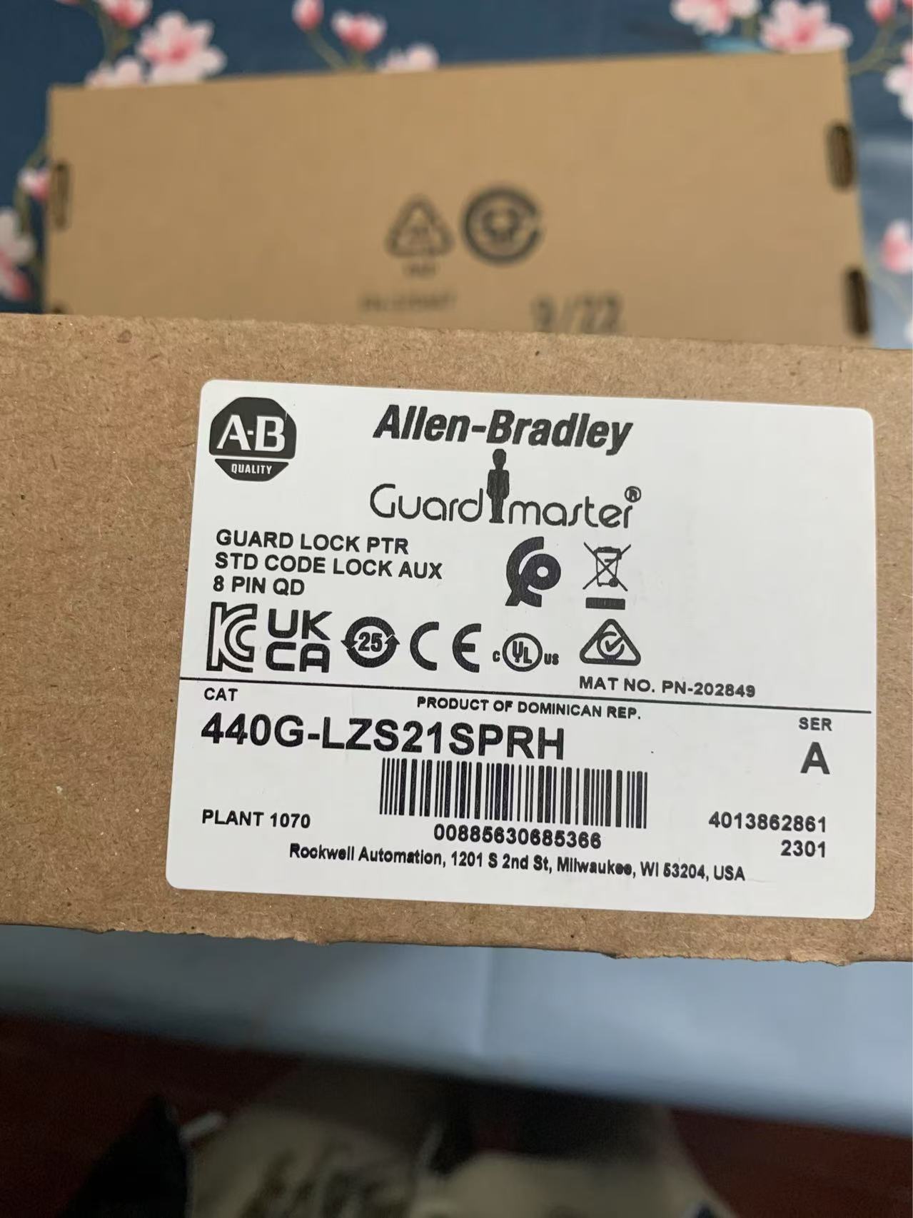Allen Bradley (ABB) 440G-LZS21SPRH Guardmaster Guard Locking Switch